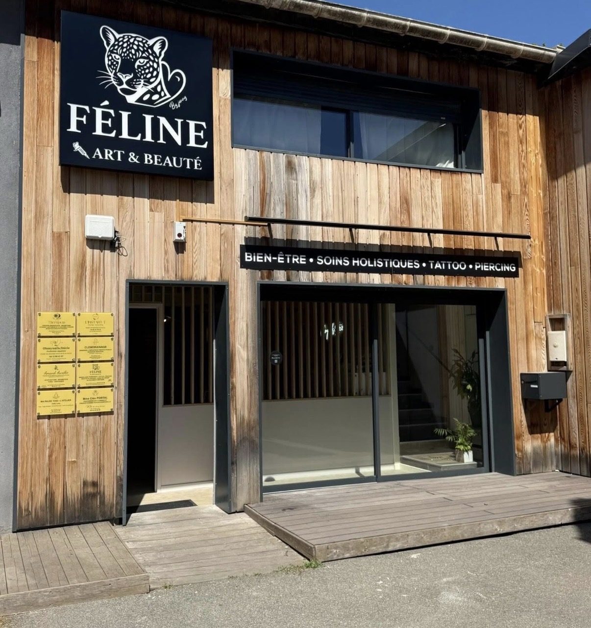 La façade du Centre Féline Art & Beauté, où se trouve le Studio
